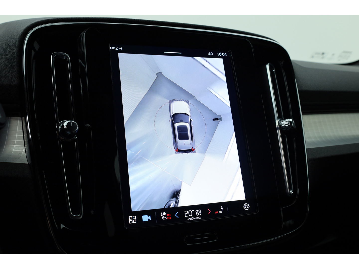 Volvo XC40 2.0 B3 Black Edition | Adapt. Cruise | Dodehoek | 360cam | CarPlay | Harman Kardon