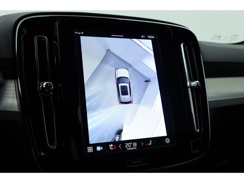 Volvo XC40 2.0 B3 Black Edition | Adapt. Cruise | Dodehoek | 360cam | CarPlay | Harman Kardon