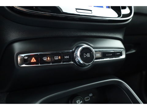 Volvo XC40 2.0 B3 Black Edition | Adapt. Cruise | Dodehoek | 360cam | CarPlay | Harman Kardon