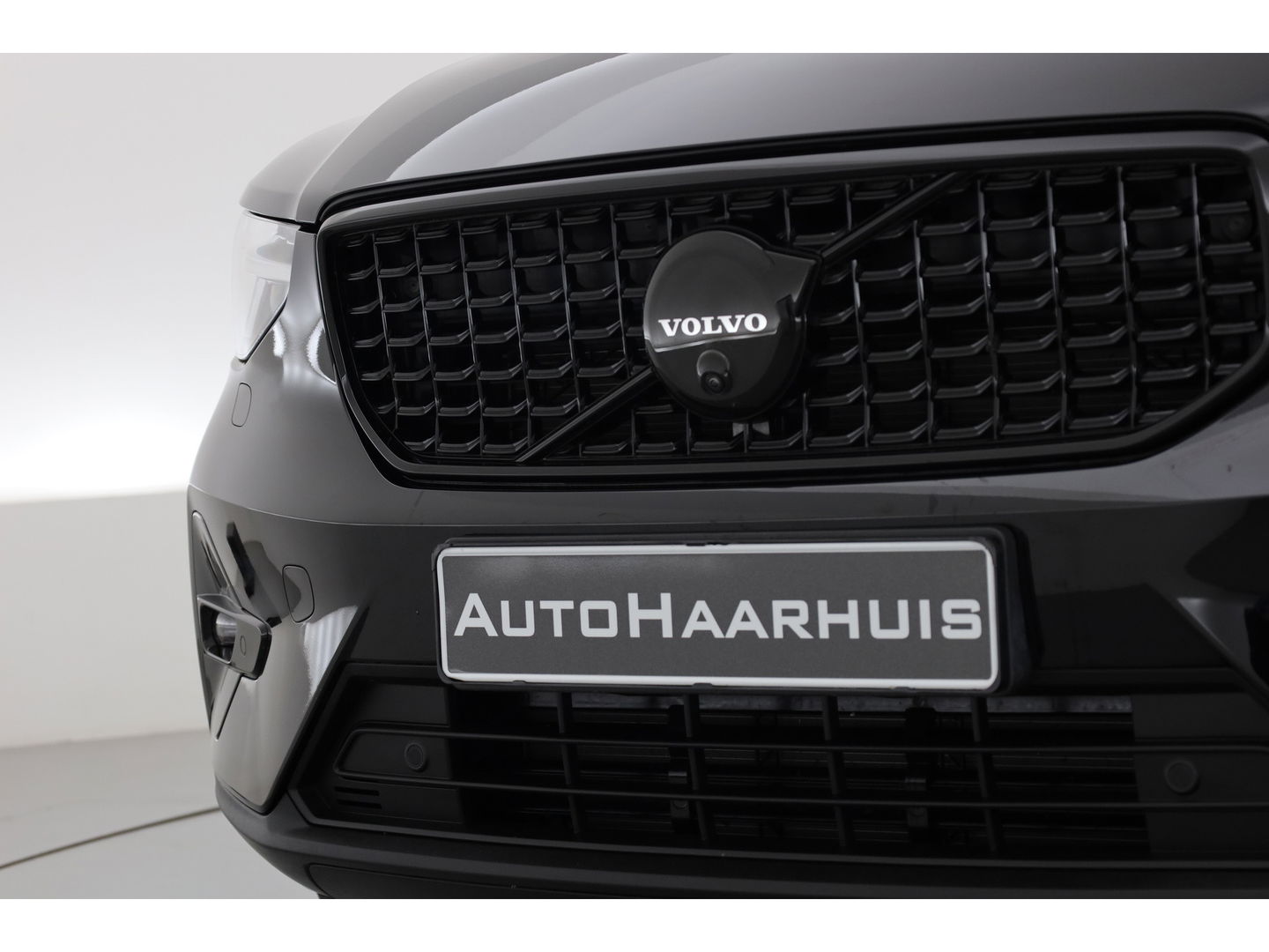 Volvo XC40 2.0 B3 Black Edition | Adapt. Cruise | Dodehoek | 360cam | CarPlay | Harman Kardon