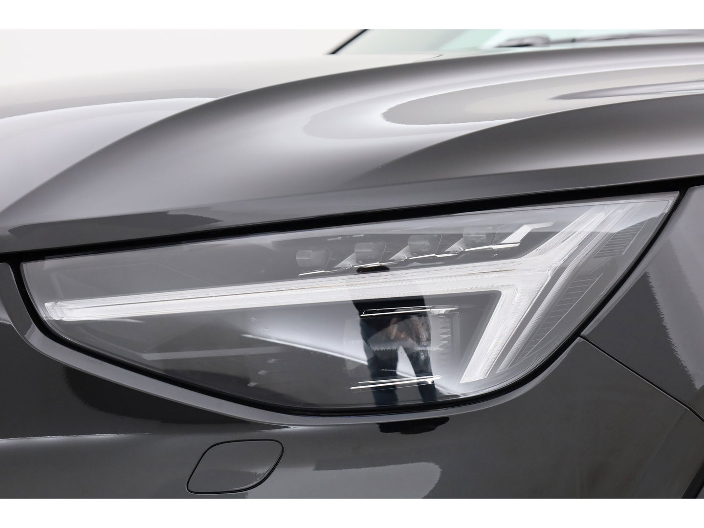 Volvo XC40 2.0 B3 Black Edition | Adapt. Cruise | Dodehoek | 360cam | CarPlay | Harman Kardon