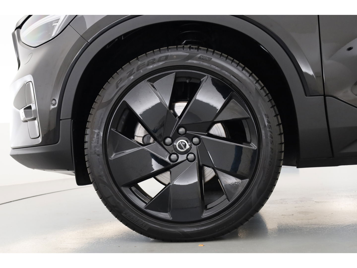 Volvo XC40 2.0 B3 Black Edition | Adapt. Cruise | Dodehoek | 360cam | CarPlay | Harman Kardon