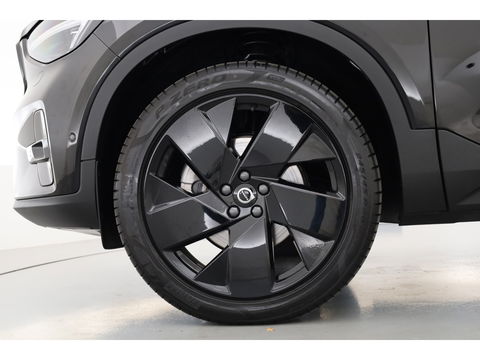 Volvo XC40 2.0 B3 Black Edition | Adapt. Cruise | Dodehoek | 360cam | CarPlay | Harman Kardon