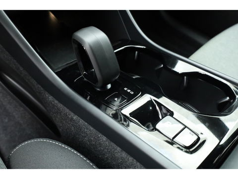 Volvo XC40 2.0 B3 Black Edition | Adapt. Cruise | Dodehoek | 360cam | CarPlay | Harman Kardon