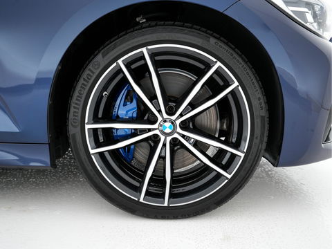 BMW 3-serie 330e eDrive M-Sportpack Edition Plug-In (INCL-BTW) *LUXURY-LEATHER | FULL-LED | HEATED-SPORTSEATS | DIGI-COCKPIT | HIFI-SOUND | NAVI-FULLMAP | AMBIENT-LIGHT | PRIVACY-GLASS | SHIFT-PADDLES | KEYLESS | DAB | ECC | PDC | CARPLAY | ..