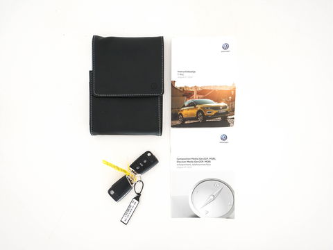 Volkswagen T-Roc 1.5 TSI R-Line Sport Business Aut. *PANO | LEATHER | FULL-LED | ADAPTIVE-CRUISE | DIGI-COCKPIT | NAVI-FULLMAP | HEATED-SPORTSEATS | AMBIENT-LIGHT | PRIVACY-GLASS | DAB+ | CARPLAY | SHIFT-PADDLES | 18''ALU*