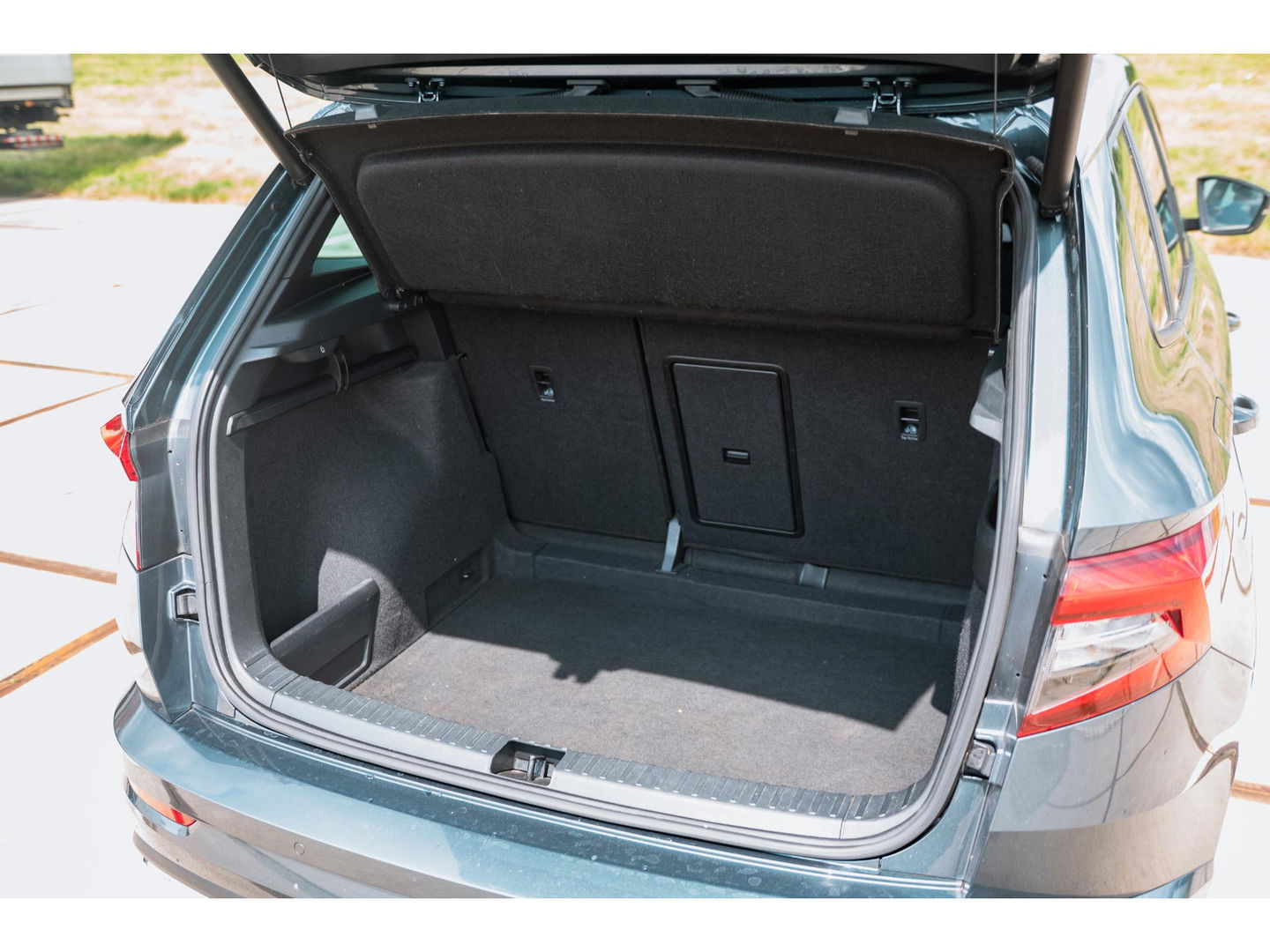 Škoda Karoq 1.5 TSI 150PK DSG Sportline | TREKHAAK  | DIGI DASH | NAVI | ELEKTRISCH BEDIENBARE ACHTERKLEP | ADAPTIVE CRUISE CONTROL