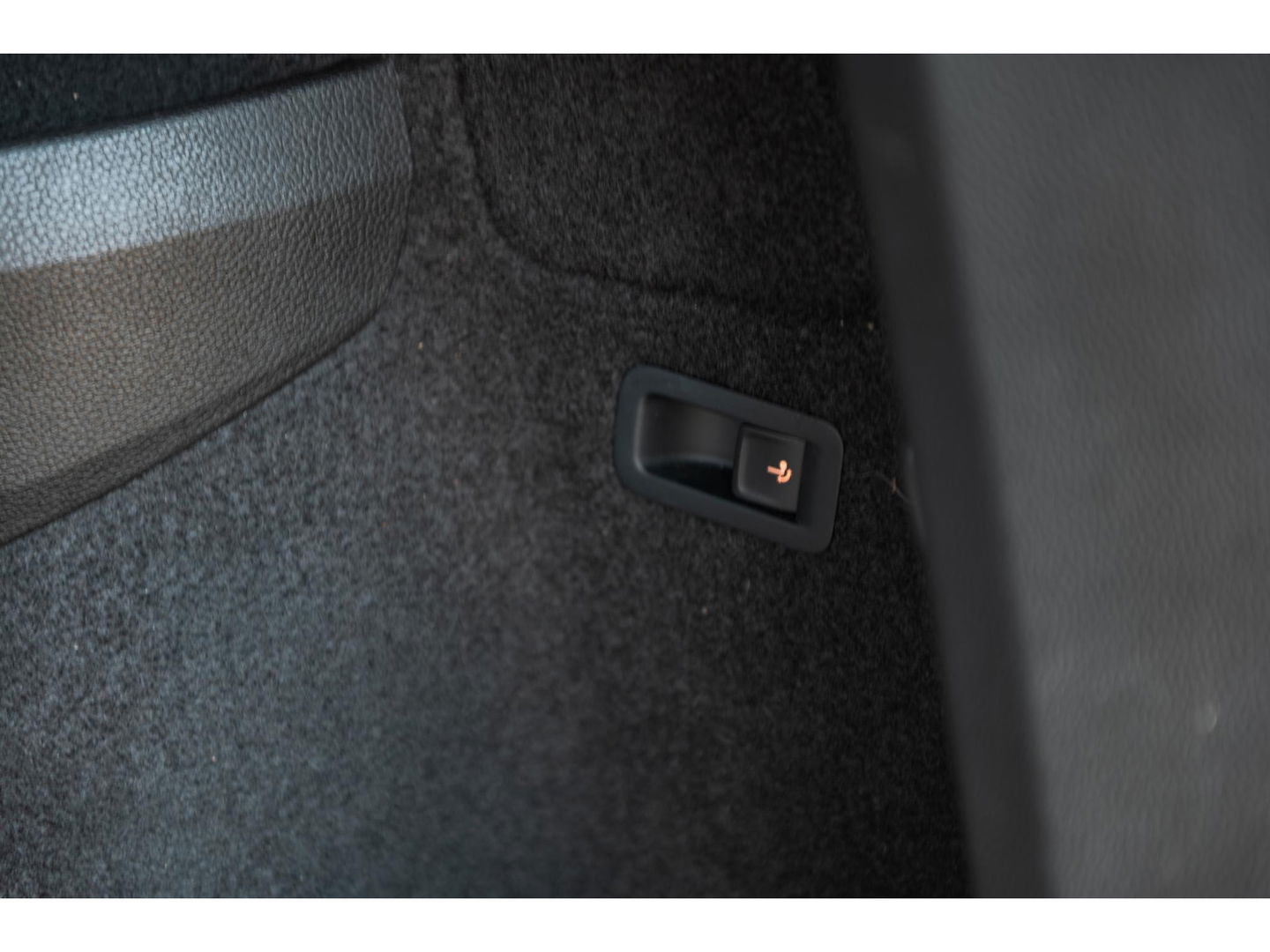 Škoda Karoq 1.5 TSI 150PK DSG Sportline | TREKHAAK  | DIGI DASH | NAVI | ELEKTRISCH BEDIENBARE ACHTERKLEP | ADAPTIVE CRUISE CONTROL