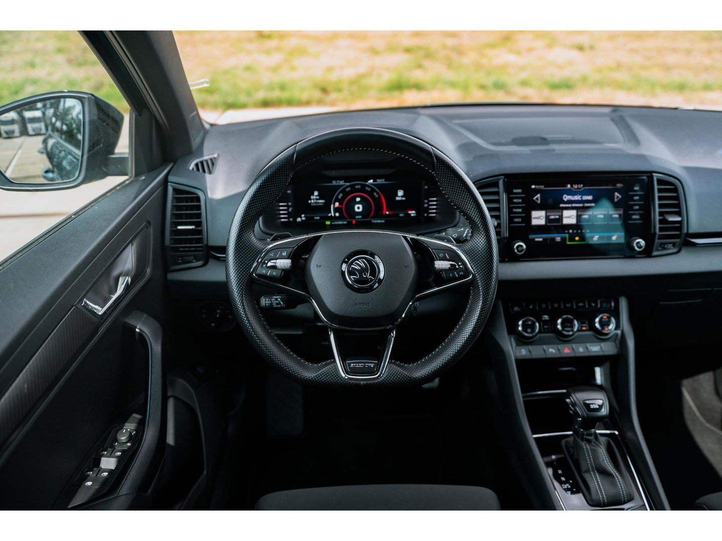 Škoda Karoq 1.5 TSI 150PK DSG Sportline | TREKHAAK  | DIGI DASH | NAVI | ELEKTRISCH BEDIENBARE ACHTERKLEP | ADAPTIVE CRUISE CONTROL