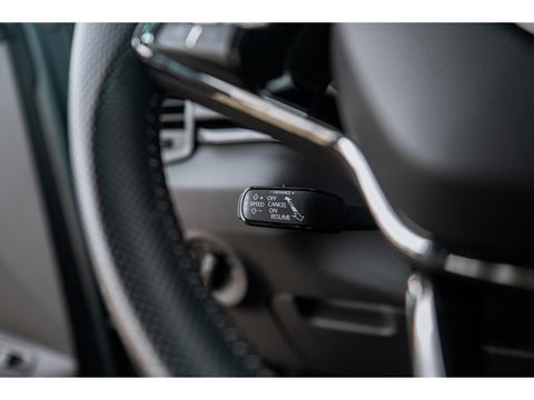 Škoda Karoq 1.5 TSI 150PK DSG Sportline | TREKHAAK  | DIGI DASH | NAVI | ELEKTRISCH BEDIENBARE ACHTERKLEP | ADAPTIVE CRUISE CONTROL