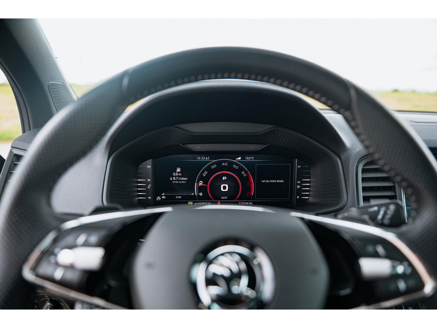 Škoda Karoq 1.5 TSI 150PK DSG Sportline | TREKHAAK  | DIGI DASH | NAVI | ELEKTRISCH BEDIENBARE ACHTERKLEP | ADAPTIVE CRUISE CONTROL