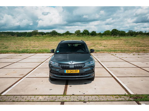 Škoda Karoq 1.5 TSI 150PK DSG Sportline | TREKHAAK  | DIGI DASH | NAVI | ELEKTRISCH BEDIENBARE ACHTERKLEP | ADAPTIVE CRUISE CONTROL