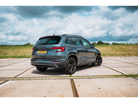 Škoda Karoq 1.5 TSI 150PK DSG Sportline | TREKHAAK  | DIGI DASH | NAVI | ELEKTRISCH BEDIENBARE ACHTERKLEP | ADAPTIVE CRUISE CONTROL