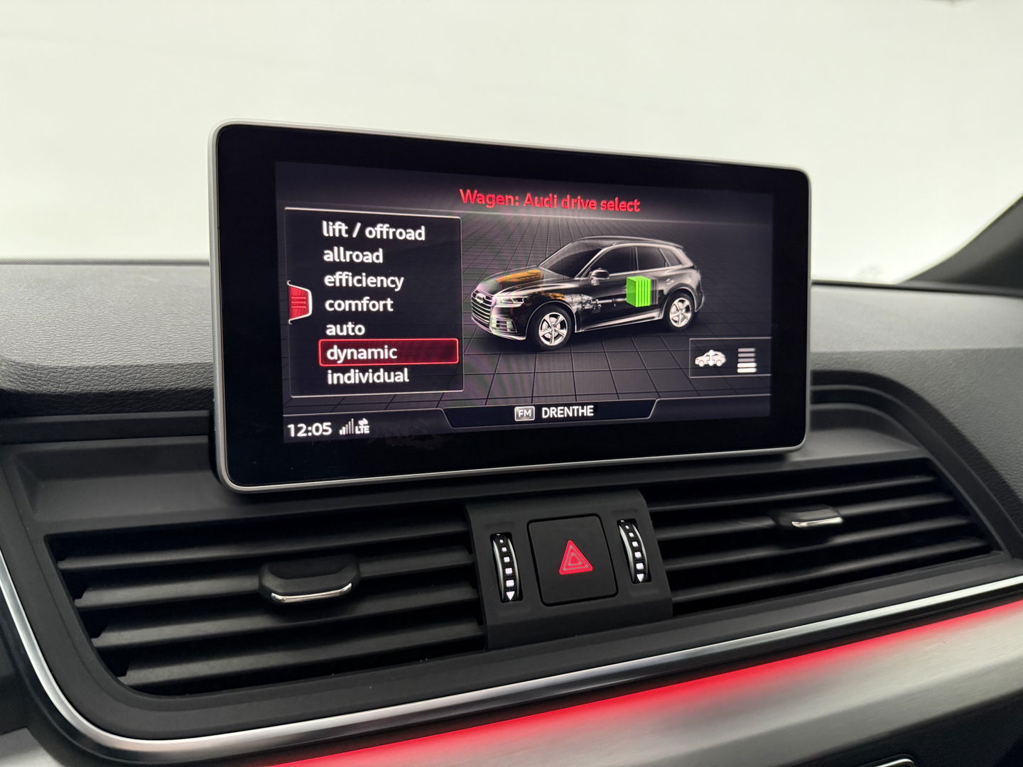 Audi Q5 50 TFSI e Quattro S-line | Pano | Luchtvering | Memory | Sfeerverl. | Trekh. | Carplay | Parkeersens. | Keyless | NAP