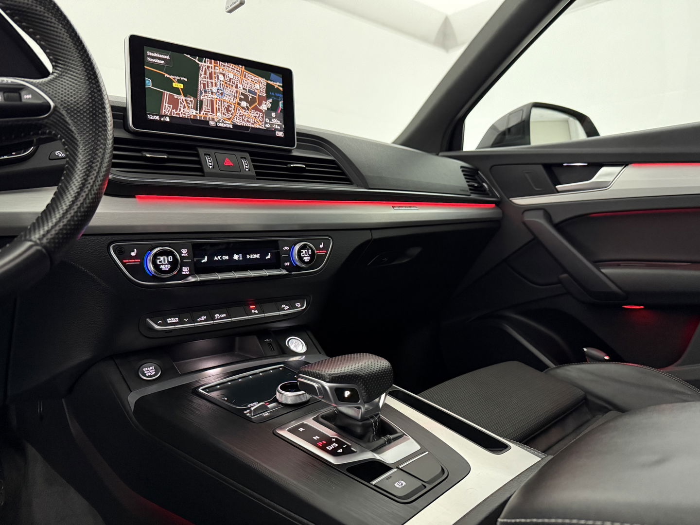 Audi Q5 50 TFSI e Quattro S-line | Pano | Luchtvering | Memory | Sfeerverl. | Trekh. | Carplay | Parkeersens. | Keyless | NAP