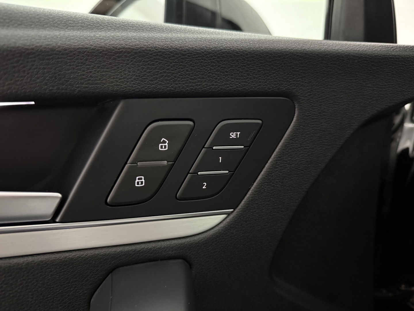 Audi Q5 50 TFSI e Quattro S-line | Pano | Luchtvering | Memory | Sfeerverl. | Trekh. | Carplay | Parkeersens. | Keyless | NAP