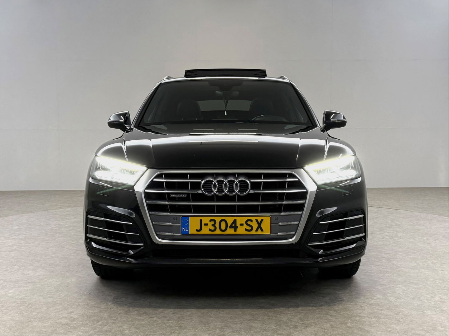 Audi Q5 50 TFSI e Quattro S-line | Pano | Luchtvering | Memory | Sfeerverl. | Trekh. | Carplay | Parkeersens. | Keyless | NAP