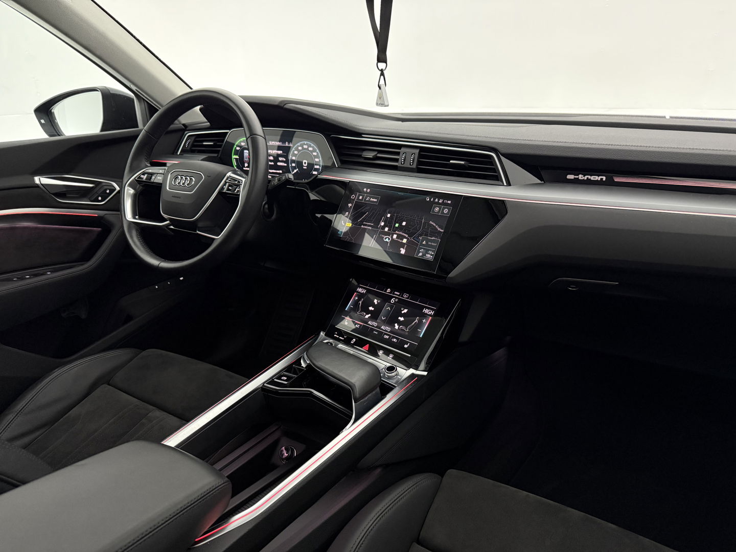 Audi e-tron 50 Quattro Business edition Plus 71 kWh | SOH 92% | Pano | Memory | Virtual | Sfeer | Camera | Carplay | Stoelverw. | Keyless | NAP