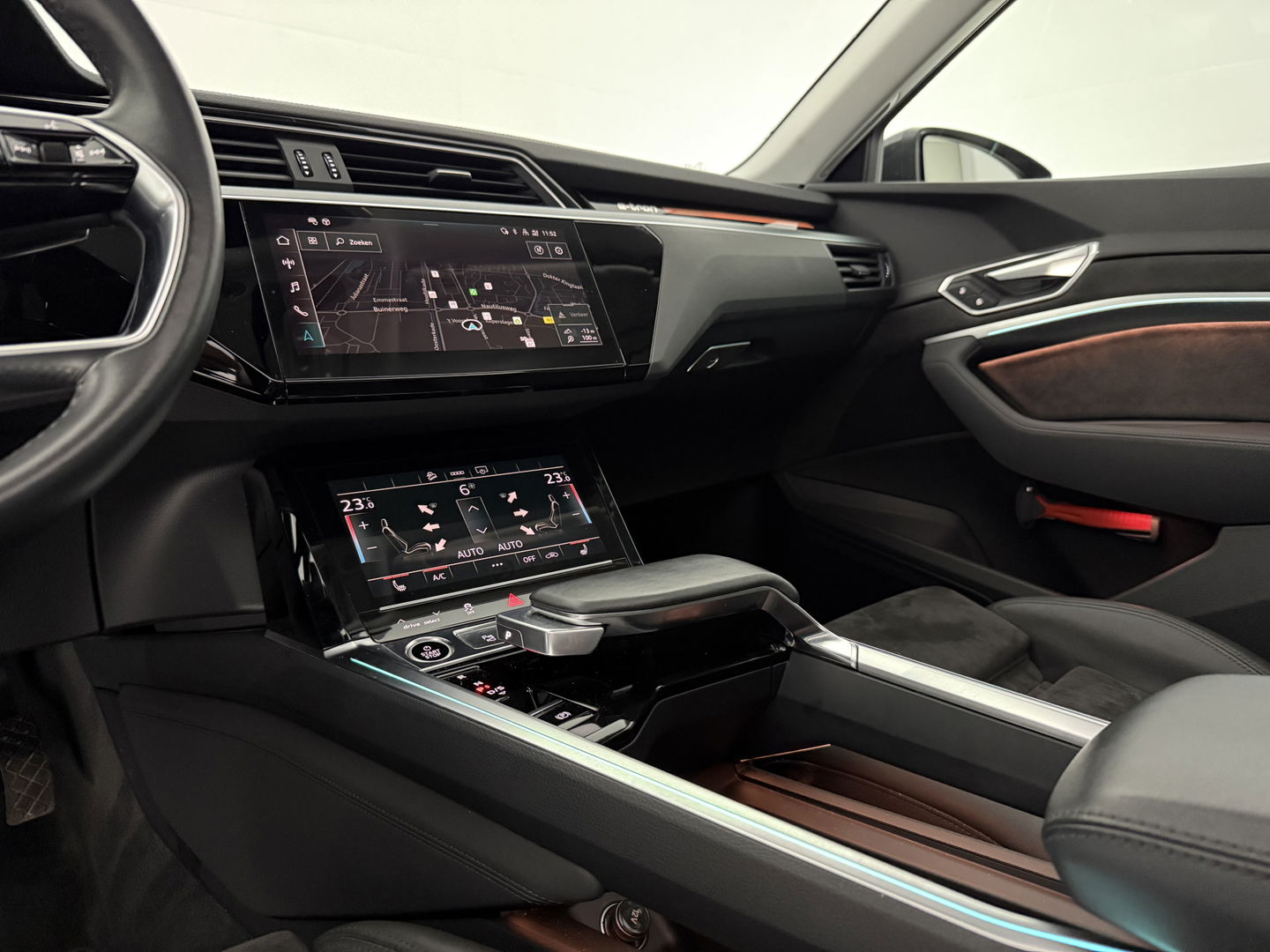 Audi e-tron 50 Quattro Business edition Plus 71 kWh | SOH 92% | Pano | Memory | Virtual | Sfeer | Camera | Carplay | Stoelverw. | Keyless | NAP