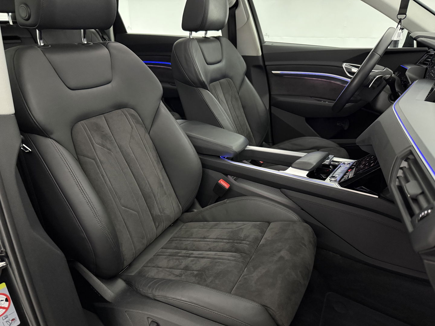 Audi e-tron 50 Quattro Business edition Plus 71 kWh | SOH 92% | Pano | Memory | Virtual | Sfeer | Camera | Carplay | Stoelverw. | Keyless | NAP