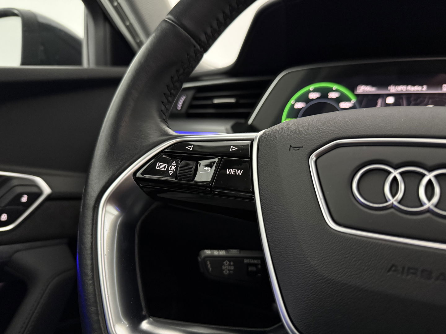 Audi e-tron 50 Quattro Business edition Plus 71 kWh | SOH 92% | Pano | Memory | Virtual | Sfeer | Camera | Carplay | Stoelverw. | Keyless | NAP