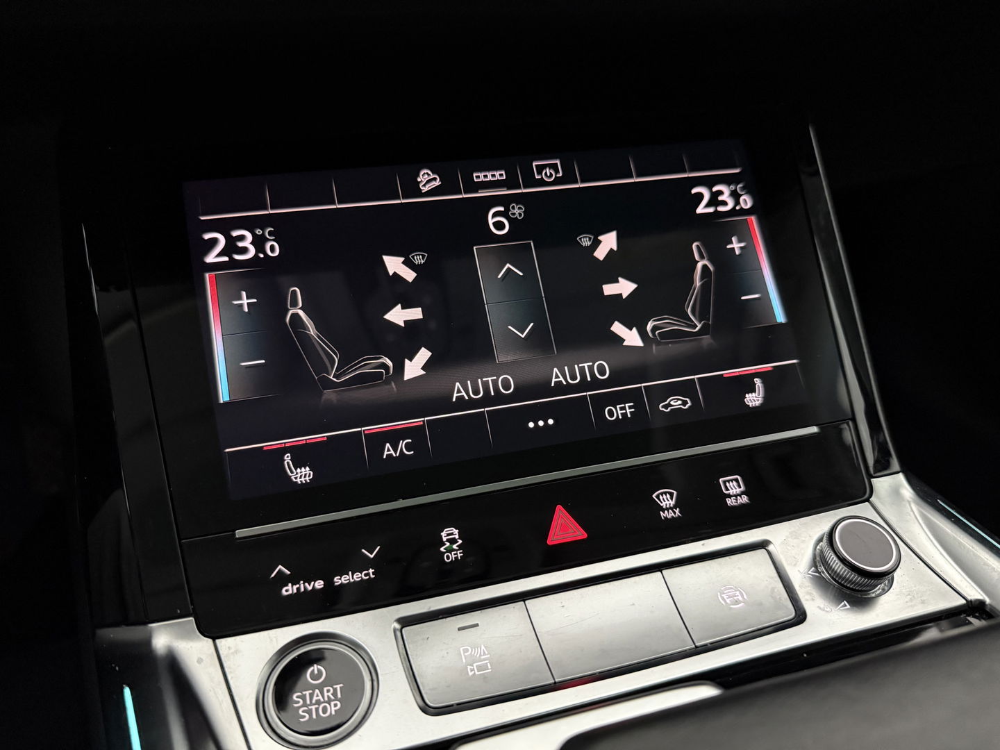 Audi e-tron 50 Quattro Business edition Plus 71 kWh | SOH 92% | Pano | Memory | Virtual | Sfeer | Camera | Carplay | Stoelverw. | Keyless | NAP