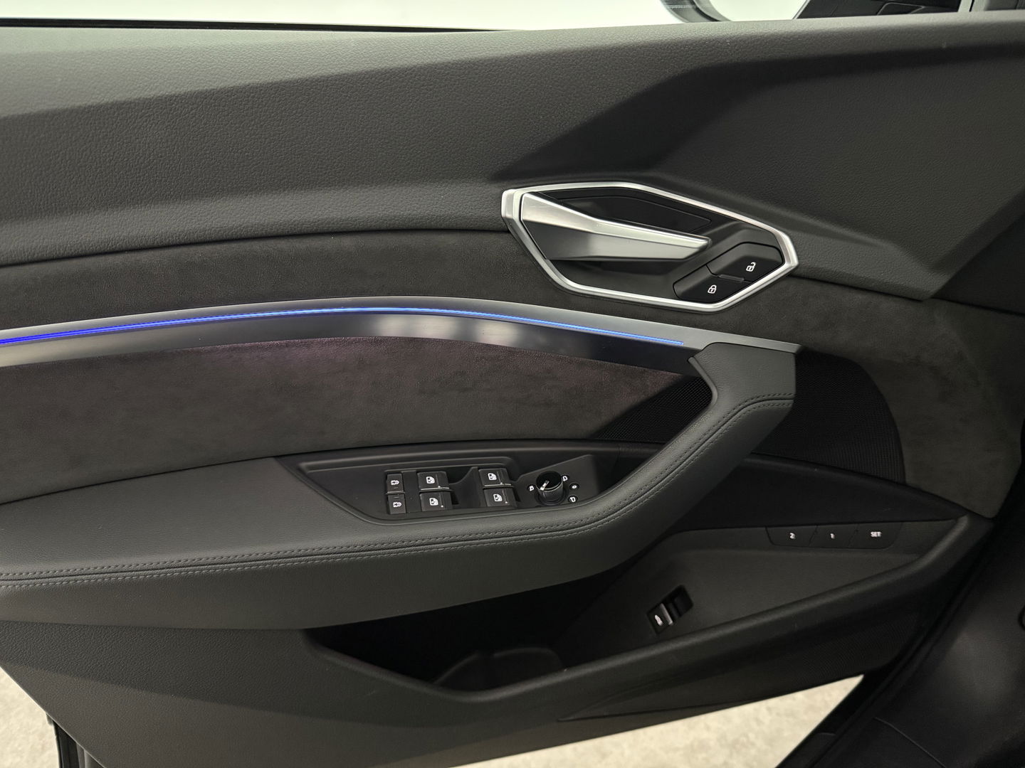 Audi e-tron 50 Quattro Business edition Plus 71 kWh | SOH 92% | Pano | Memory | Virtual | Sfeer | Camera | Carplay | Stoelverw. | Keyless | NAP