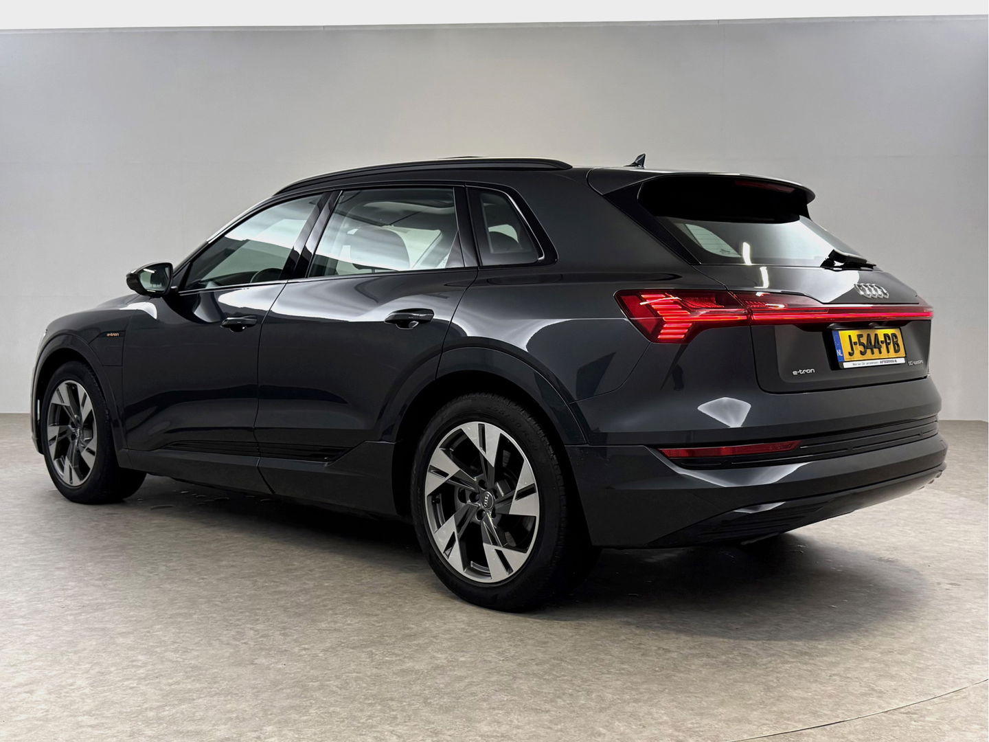 Audi e-tron 50 Quattro Business edition Plus 71 kWh | SOH 92% | Pano | Memory | Virtual | Sfeer | Camera | Carplay | Stoelverw. | Keyless | NAP