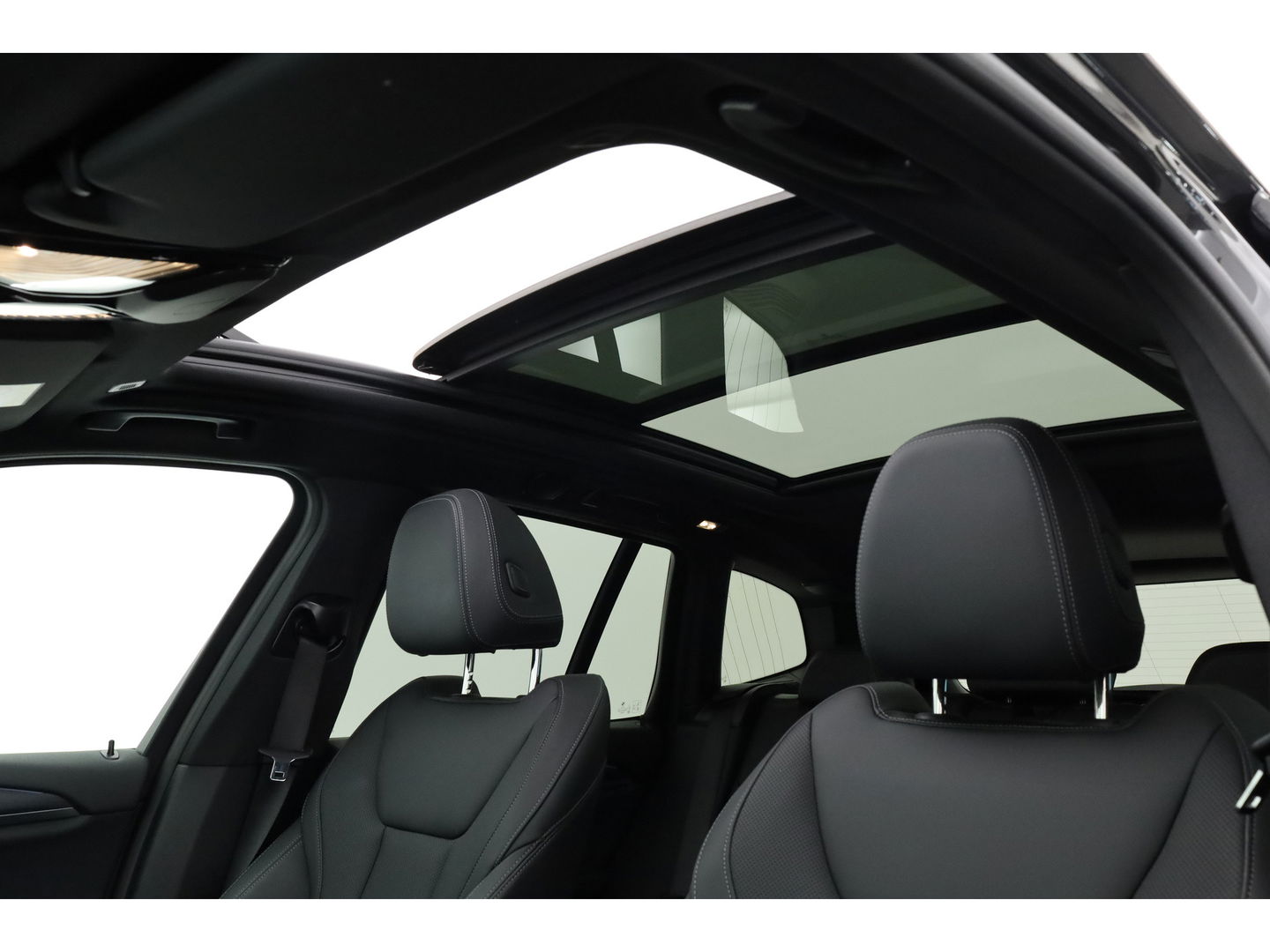 BMW X3 xDrive30e M Sport | Pano | Laser | Elek. Trekhaak | HUD | Keyless | 360cam | Stoel- Stuurverw.