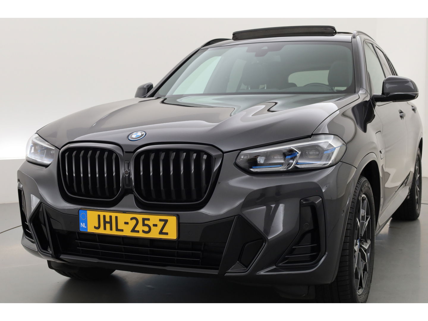 BMW X3 xDrive30e M Sport | Pano | Laser | Elek. Trekhaak | HUD | Keyless | 360cam | Stoel- Stuurverw.