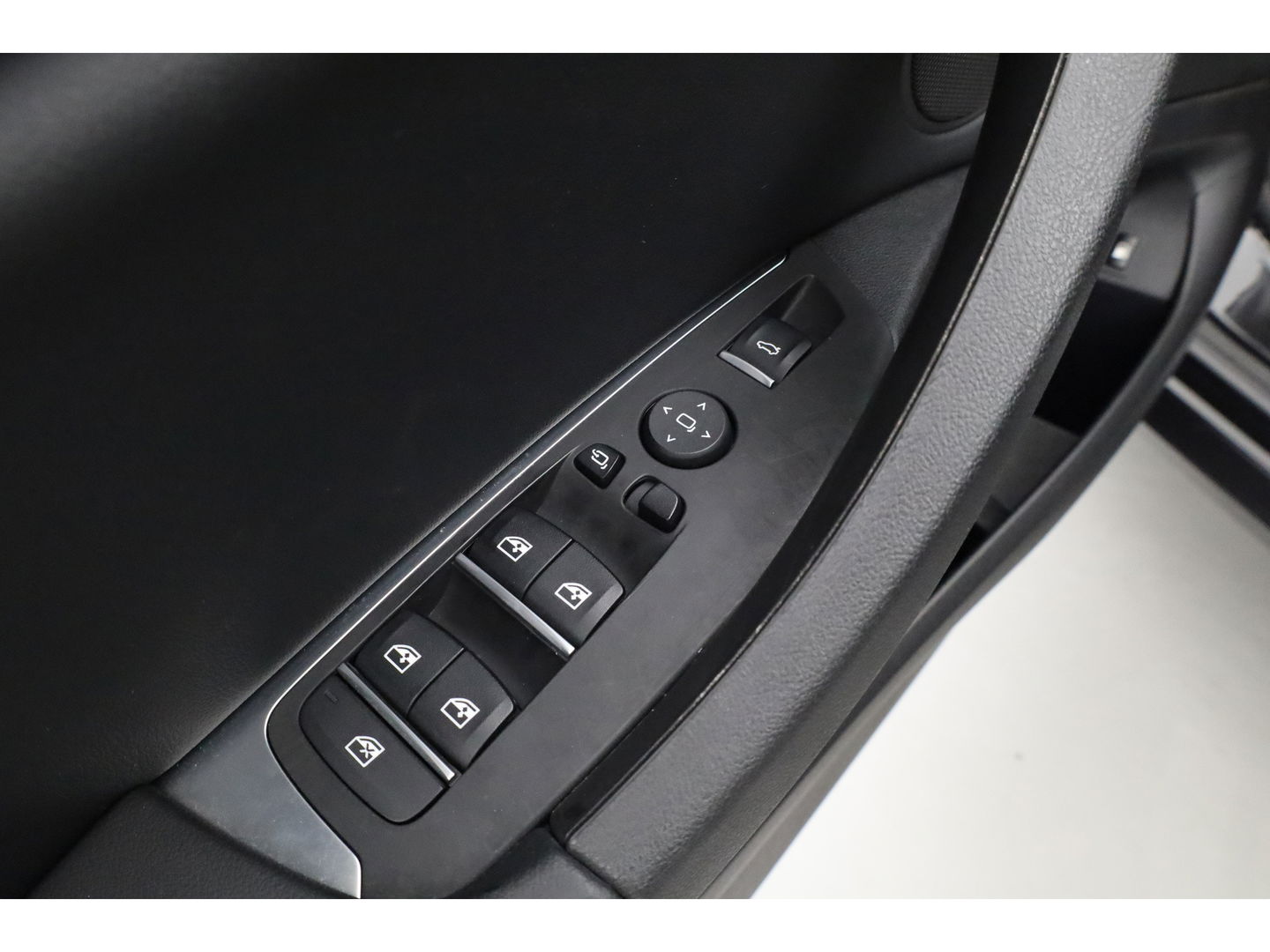 BMW X3 xDrive30e M Sport | Pano | Laser | Elek. Trekhaak | HUD | Keyless | 360cam | Stoel- Stuurverw.