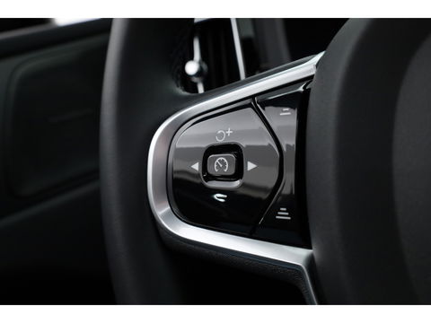 Volvo XC60 T6 Plug-in hybrid R-Design | Pano | Elek. Trekhaak | H&K | Pilot Assist | CarPlay | Navi | Stoel- Stuurverw.