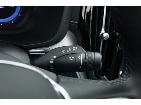 Volvo XC60 T6 Plug-in hybrid R-Design | Pano | Elek. Trekhaak | H&K | Pilot Assist | CarPlay | Navi | Stoel- Stuurverw.