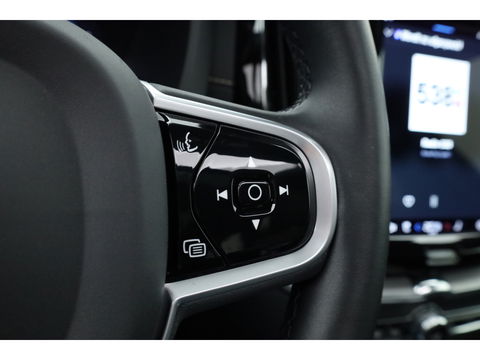 Volvo XC60 T6 Plug-in hybrid R-Design | Pano | Elek. Trekhaak | H&K | Pilot Assist | CarPlay | Navi | Stoel- Stuurverw.