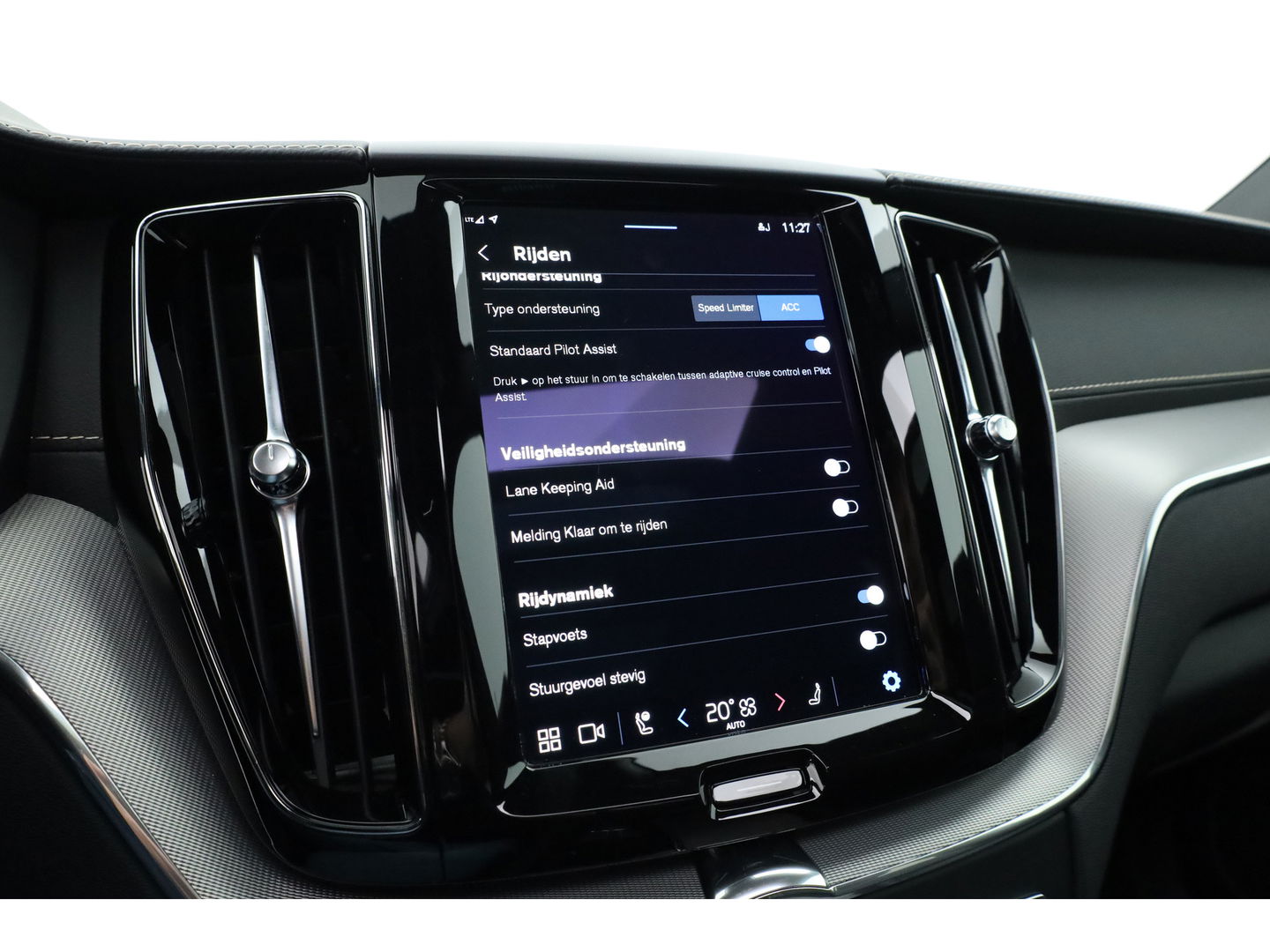 Volvo XC60 T6 Plug-in hybrid R-Design | Pano | Elek. Trekhaak | H&K | Pilot Assist | CarPlay | Navi | Stoel- Stuurverw.