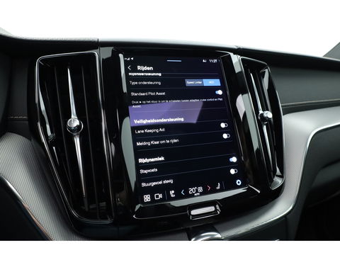 Volvo XC60 T6 Plug-in hybrid R-Design | Pano | Elek. Trekhaak | H&K | Pilot Assist | CarPlay | Navi | Stoel- Stuurverw.