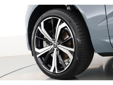 Volvo XC60 T6 Plug-in hybrid R-Design | Pano | Elek. Trekhaak | H&K | Pilot Assist | CarPlay | Navi | Stoel- Stuurverw.