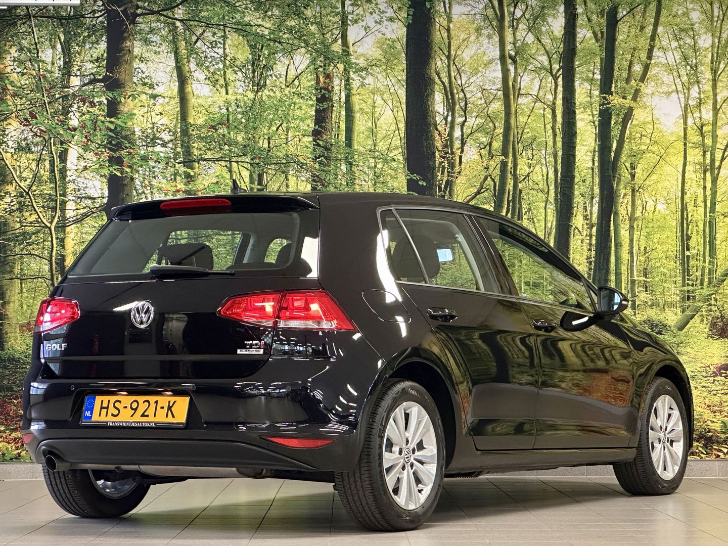 Volkswagen Golf 1.6 TDI Comfortline | Origineel Nederlands! | Cruise Control | Parkeersensoren | Bluetooth | Airconditioning | DAB | Navigatie | Centrale Deurvergrendeling