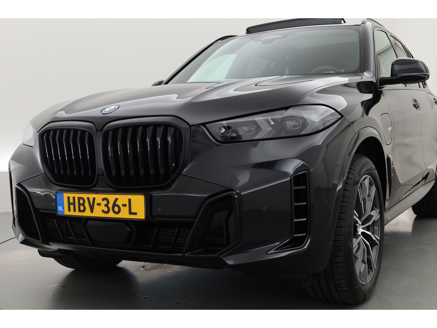 BMW X5 xDrive50e M Sport | Pano | 360 Cam | HUD | Luchtvering | Elek. trekhaak | H&K | Adapt. Cruise