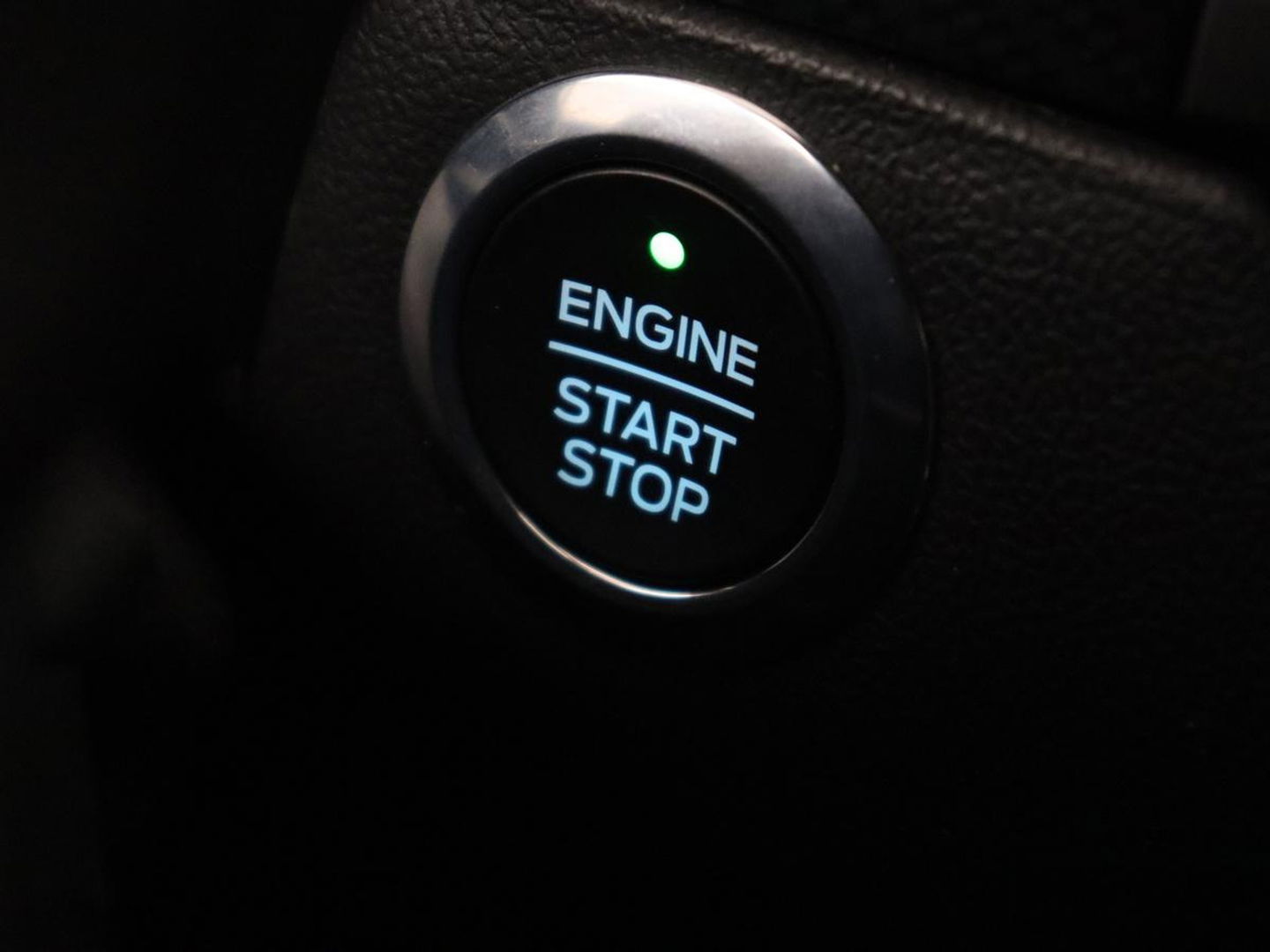 Ford Focus 1.5 EcoBoost ST Line | Panoramadak | Adaptive cruise | Stoel & stuurverwarming | Camera | B&O Sound | Carplay | Navigatie | Full LED | Park Assist | Airco