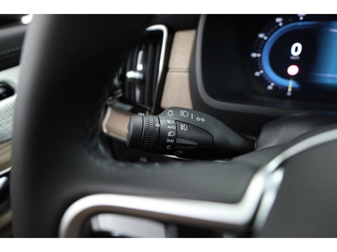 Volvo XC90 T8 Recharge Ultra Bright ''Facelift'' | Full Option | Luchtvering | B&W Audio | Massage | Pano | HUD | Stoelventilatie | 22'' | Trekhaak