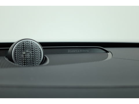 Volvo XC90 T8 Recharge Ultra Bright ''Facelift'' | Full Option | Luchtvering | B&W Audio | Massage | Pano | HUD | Stoelventilatie | 22'' | Trekhaak