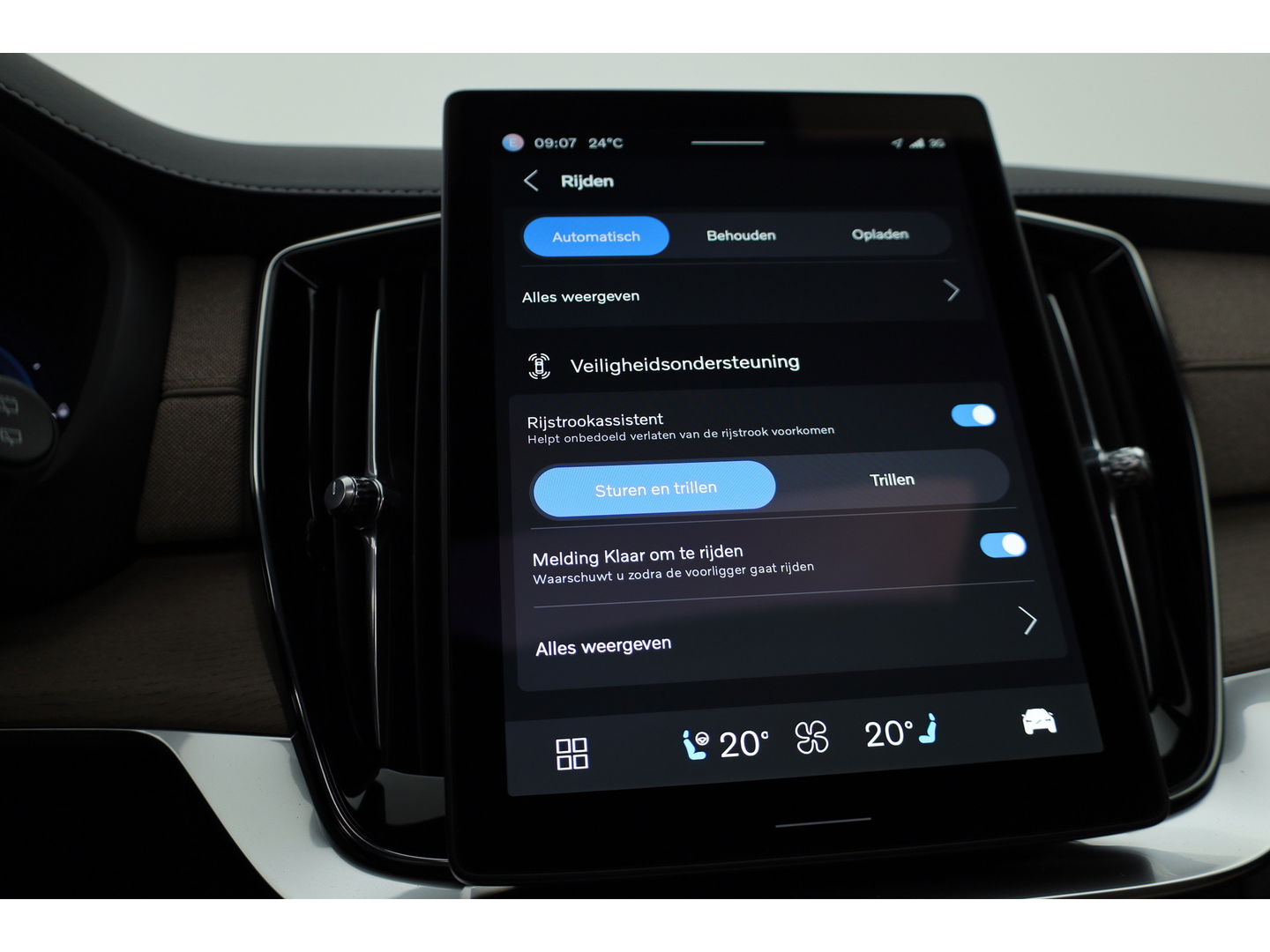 Volvo XC90 T8 Recharge Ultra Bright ''Facelift'' | Full Option | Luchtvering | B&W Audio | Massage | Pano | HUD | Stoelventilatie | 22'' | Trekhaak