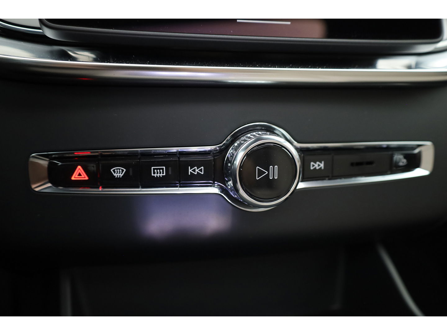 Volvo XC90 T8 Recharge Ultra Bright ''Facelift'' | Full Option | Luchtvering | B&W Audio | Massage | Pano | HUD | Stoelventilatie | 22'' | Trekhaak