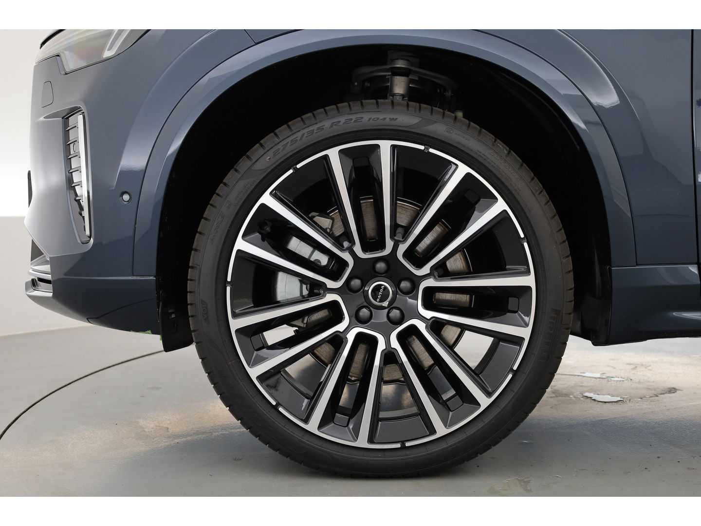 Volvo XC90 T8 Recharge Ultra Bright ''Facelift'' | Full Option | Luchtvering | B&W Audio | Massage | Pano | HUD | Stoelventilatie | 22'' | Trekhaak