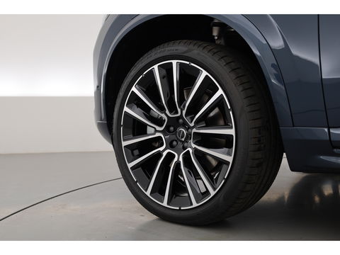 Volvo XC90 T8 Recharge Ultra Bright ''Facelift'' | Full Option | Luchtvering | B&W Audio | Massage | Pano | HUD | Stoelventilatie | 22'' | Trekhaak