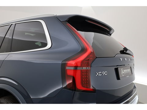 Volvo XC90 T8 Recharge Ultra Bright ''Facelift'' | Full Option | Luchtvering | B&W Audio | Massage | Pano | HUD | Stoelventilatie | 22'' | Trekhaak