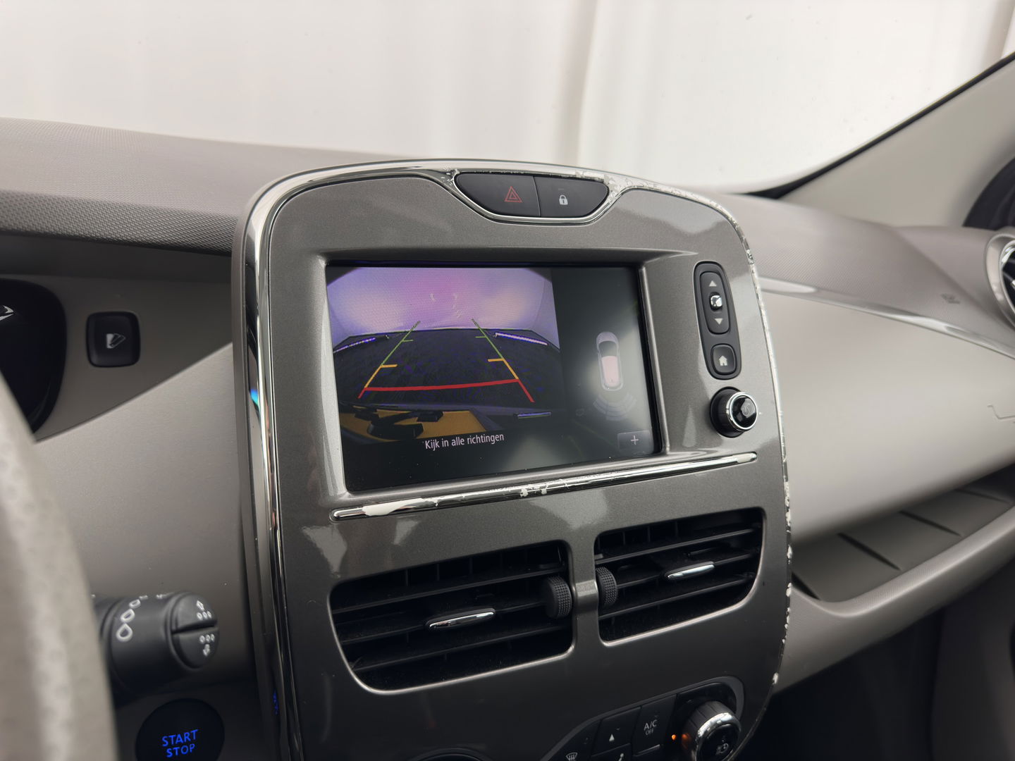 Renault ZOE (inclusive-battery) Q90 Bose Quickcharge 41 kWh Edition One {SOH-92%} LUXURY-LEATHER | FULL-LED | DIGI-COCKPIT | HEATED-COMFORTSEATS | BOSE-PREMIUM-AUDIO | CAMERA | R-LINK | PDC | PRIVACY-GLASS |  17"ALU*