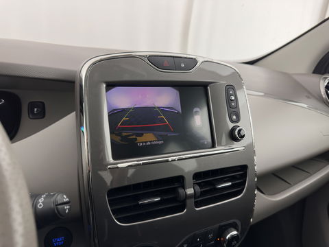 Renault ZOE (inclusive-battery) Q90 Bose Quickcharge 41 kWh Edition One {SOH-92%} LUXURY-LEATHER | FULL-LED | DIGI-COCKPIT | HEATED-COMFORTSEATS | BOSE-PREMIUM-AUDIO | CAMERA | R-LINK | PDC | PRIVACY-GLASS |  17"ALU*