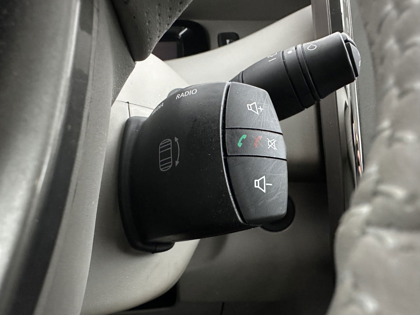 Renault ZOE (inclusive-battery) Q90 Bose Quickcharge 41 kWh Edition One {SOH-92%} LUXURY-LEATHER | FULL-LED | DIGI-COCKPIT | HEATED-COMFORTSEATS | BOSE-PREMIUM-AUDIO | CAMERA | R-LINK | PDC | PRIVACY-GLASS |  17"ALU*